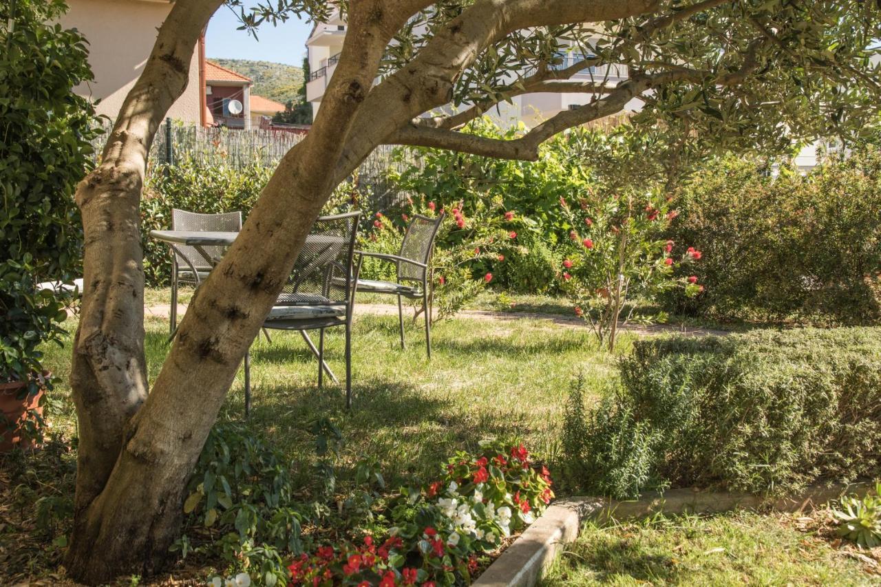 Apartments Joseph And Mary Trogir Zewnętrze zdjęcie
